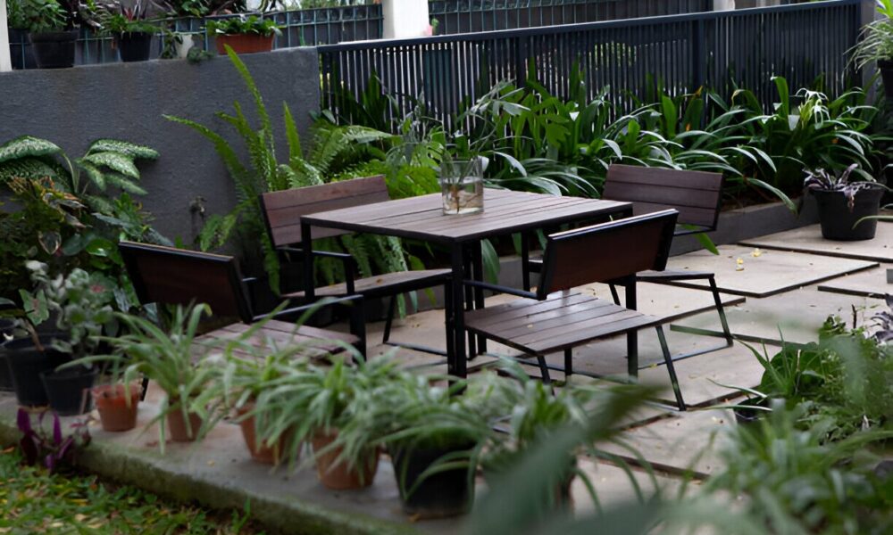outdoor-chairs-&-lounge-chairs:-a-designer’s-tips-for-comfort-and-style