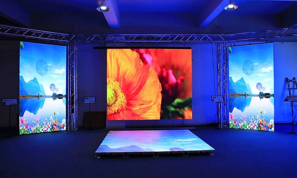 why-using-an-led-screen-at-your-event-is-better-than-a-projector